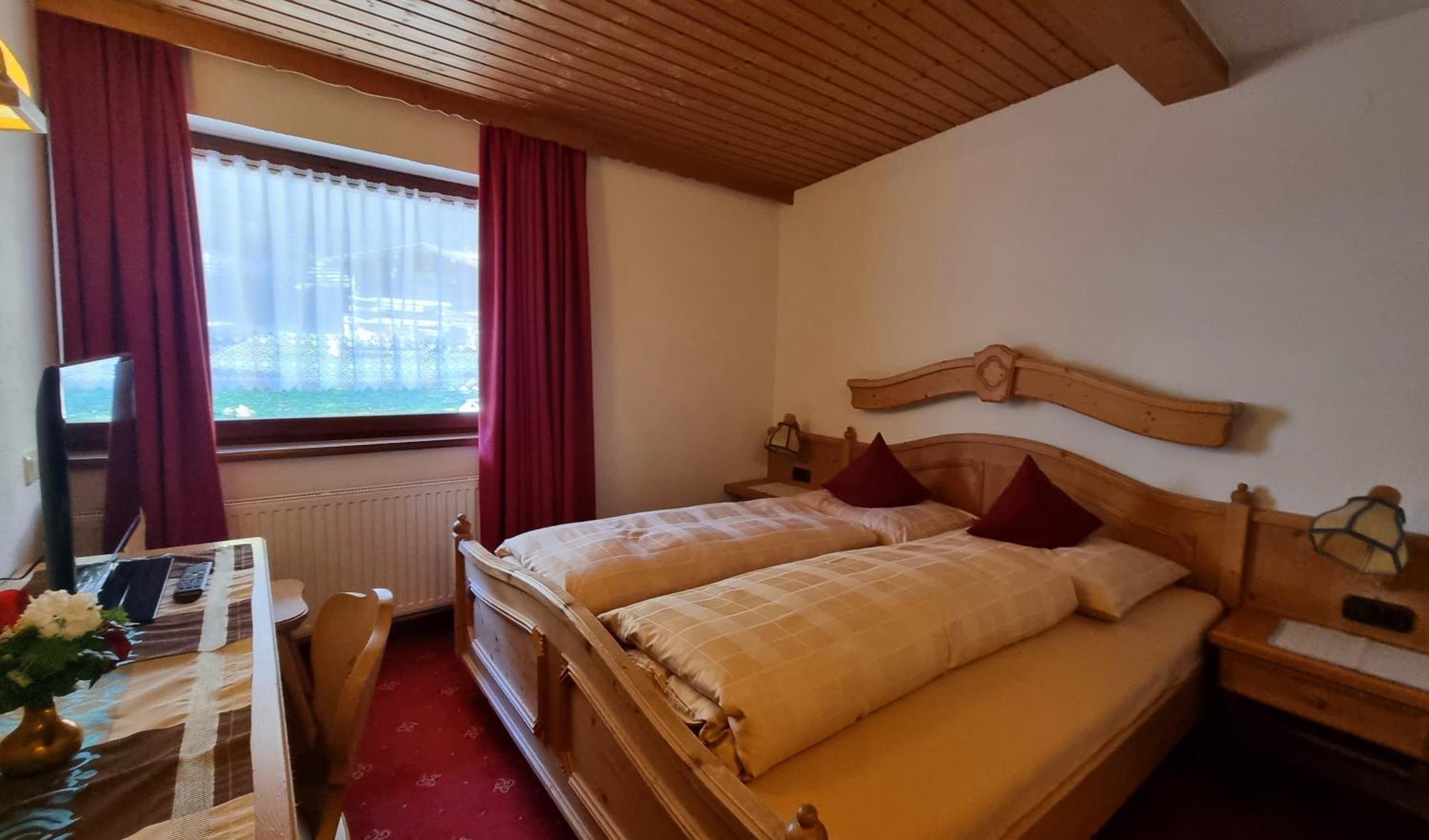 Hotel Garni Friedheim St. Anton am Arlberg Rom bilde